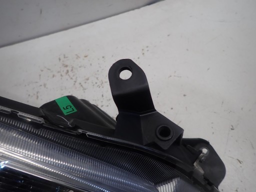 LAMPA FAR PREDNJI DESNI TOYOTA COROLLA VERSO REDIZAJN 07-09