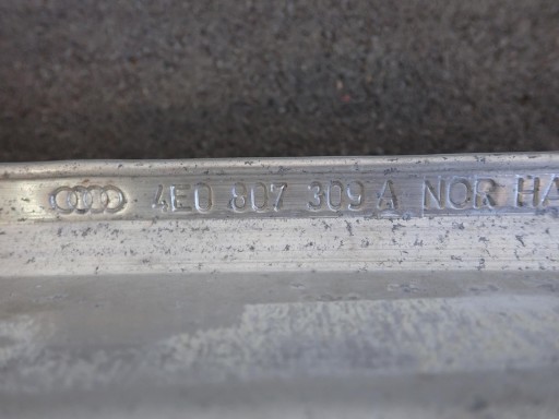 GREDA BRANIKA ZADNJI AUDI A8 D3 8E0807309A GREDA BRANIKA ZADNJI AUDI A8 D3 8E0807309A