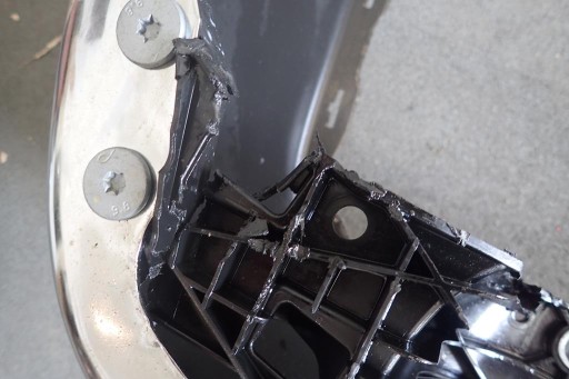 BRANIK ZADNJI DODGE RAM 19-
