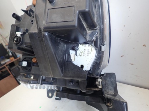 LAMPA FAR PREDNJI DESNI DODGE RAM 1500 2019- FULL LED