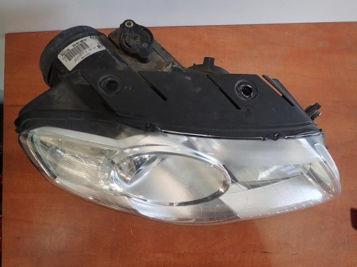 LAMPA FAR PREDNJI DESNI VW PASSAT B6 05-10 VALE