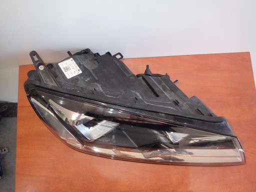 LAMPA FAR PREDNJI DESNI VW TOUAREG REDIZAJN 14- BI-XENON LAMPA FAR PREDNJI DESNI VW TOUAREG REDIZAJN 14- BI-XENON