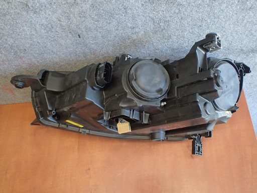 LAMPA FAR PREDNJI DESNI AUDI TT 14- 8S0 BI-XENON LAMPA FAR PREDNJI DESNI AUDI TT 14- 8S0 BI-XENON