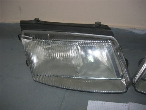 LAMPA FAR PREDNJI DESNI VW PASSAT B5