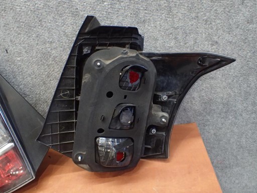 LAMPA FAR ZADNJI ZADNJA  LIJEVI TOYOTA IQ