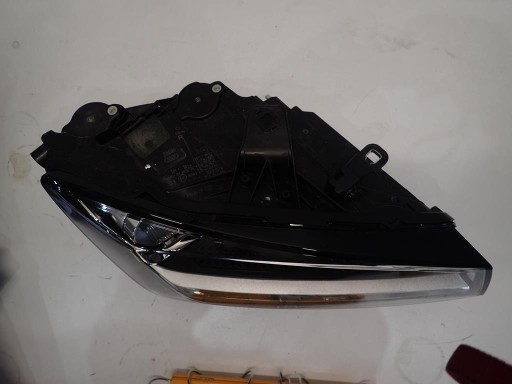 LAMPA FAR PREDNJI DESNI AUDI Q2 81A941004 LAMPA FAR PREDNJI DESNI AUDI Q2 81A941004