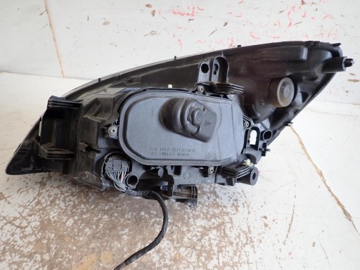 LAMPA FAR PREDNJI DESNI VOLVO S60 V60 2010-2013 BI-XENON ZAKRETNI 31299991 LAMPA FAR PREDNJI DESNI VOLVO S60 V60 2010-2013 BI-XENON ZAKRETNI 31299991