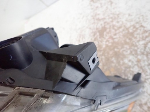 LAMPA FAR PREDNJI DESNI OPEL AGILA B II 2008-