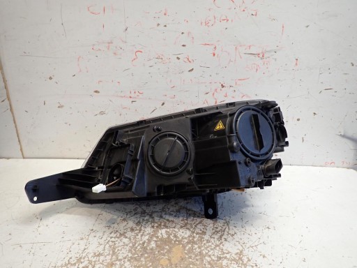 LAMPA FAR PREDNJI DESNI SKODA YETI REDIZAJN 2013- BI-XENON 5L1941016C LAMPA FAR PREDNJI DESNI SKODA YETI REDIZAJN 2013- BI-XENON 5L1941016C