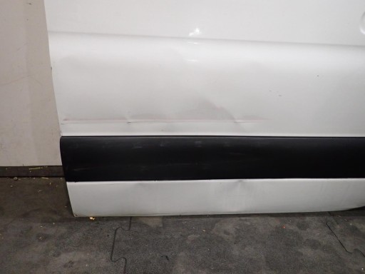VRATA DESNA BOČNA MERCEDES SPRINTER W907 W910 2018- VRATA DESNA BOČNA MERCEDES SPRINTER W907 W910 2018-