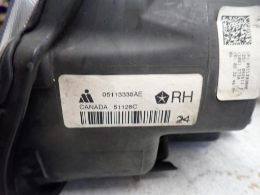 LAMPA FAR PREDNJI DESNI CHRYSLER VOYAGER V 2008- XENON 05113338AE