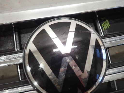 BRANIK PREDNJI VW TOUAREG III R-LINE 2018- 760807217BB