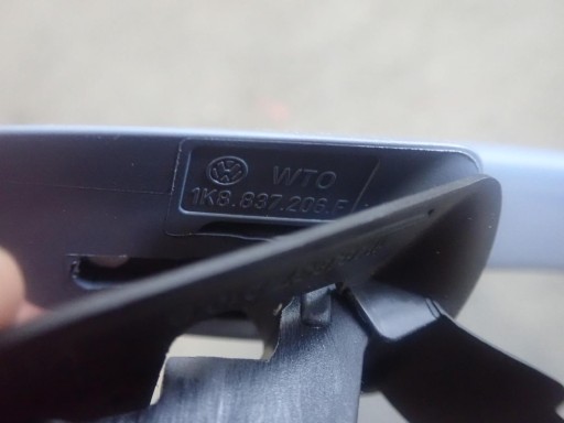 BRAVA DESNI VW SCIROCCO 2008- 1K8837206F