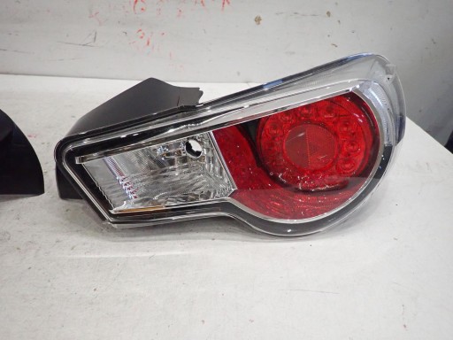 LAMPA FAR ZADNJI ZADNJA  DESNI SUBARU BRZ TOYOTA GT86 2012-