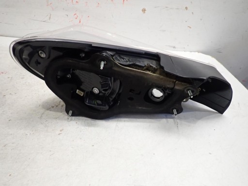 LAMPA FAR ZADNJI ZADNJA  DESNI SUBARU BRZ TOYOTA GT86 2012-