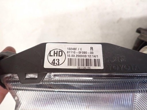 LAMPA FAR PREDNJI DESNI TOYOTA VERSO 2009-2012 81110-0F090