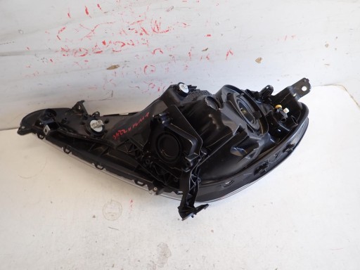 LAMPA FAR PREDNJI DESNI HONDA JAZZ III REDIZAJN 2011- LAMPA FAR PREDNJI DESNI HONDA JAZZ III REDIZAJN 2011-