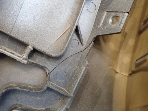 BRANIK ZADNJI AUDI R8 2006- 420807320