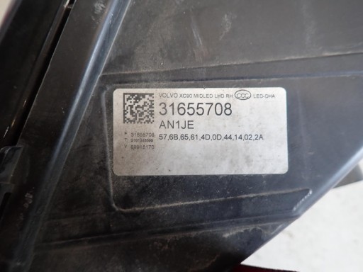 LAMPA FAR PREDNJI DESNI VOLVO XC90 II 2015- FULL LED 31655708