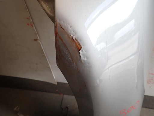 BLATOBRAN PREDNJI LIJEVI LEXUS IS 220 2006-