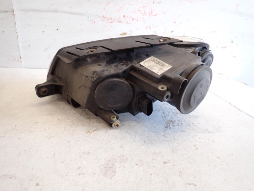 LAMPA FAR PREDNJI DESNI VW PASSAT B6 2005-2010 3C0941006J
