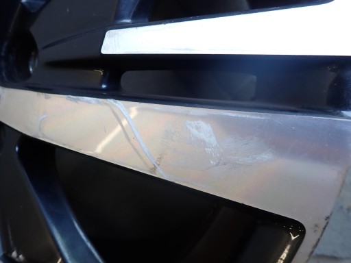 ALUMINIJSKA FELGA PEUGEOT 5X108 ET49 7,5J 18 ALUMINIJSKA FELGA PEUGEOT 5X108 ET49 7,5J 18