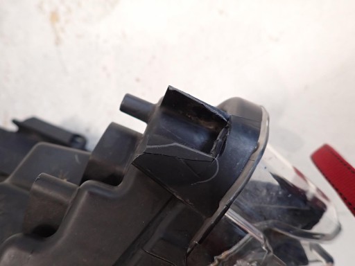 LAMPA FAR PREDNJI DESNI TOYOTA AVENSIS T25 2015-