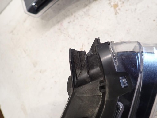 LAMPA FAR PREDNJI DESNI MASERATI LEVANTE 2016- BI-XENON 670034639 USA