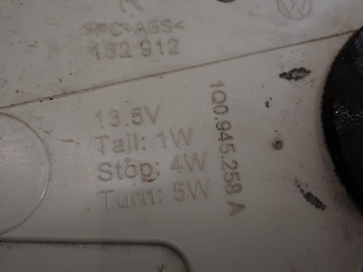 LAMPA FAR ZADNJI ZADNJA  DESNI VW EOS 2005-2010 1Q