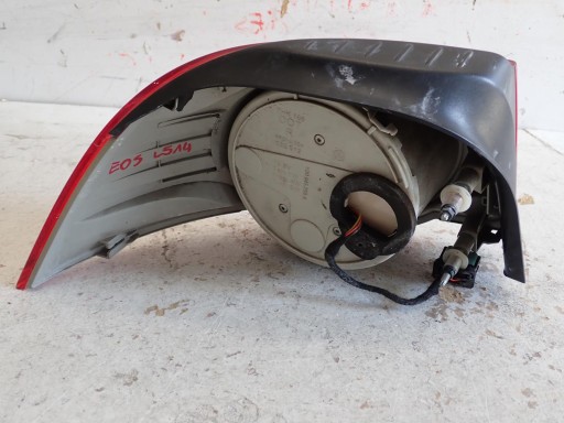 LAMPA FAR ZADNJI ZADNJA  DESNI VW EOS 2005-2010 1Q