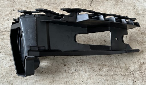 NOSAČ BRANIKA DESNA STRANA ZADNJI VW GOLF VIII KARAVAN