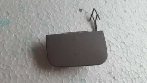 POKLOPAC OTVORA VUČE PREDNJA STRANA A1698850581 MERCEDES A W169