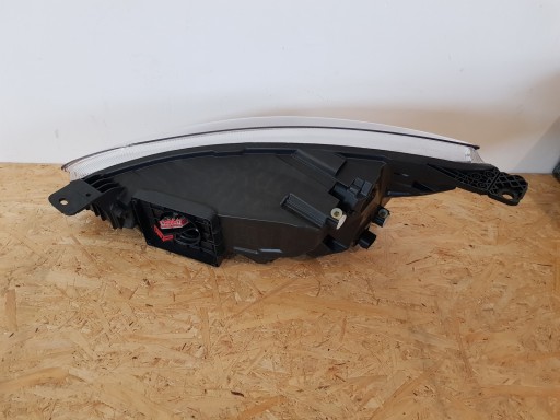 LAMPA FAR DESNA STARIRANA PREDNJA FORD FOCUS STARI MK4 FULL LED