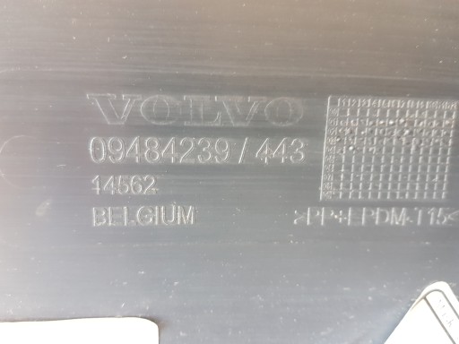 BRANIK PREDNJA STRANA VOLVO V70 II 00-04 ŠPRICE