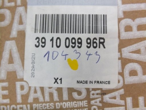 POLUOSOVINA  DESNA STRANA RENAULT MEGANE IV 1.3 TCE 391009996R