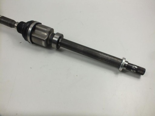 POLUOSOVINA  DESNA STRANA RENAULT MEGANE IV 1.3 TCE 391009996R