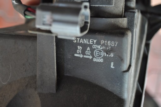 MAZDA 323 BJ REDIZAJN 01-03 LAMPA FAR PREDNJA LIJEVA STRANA