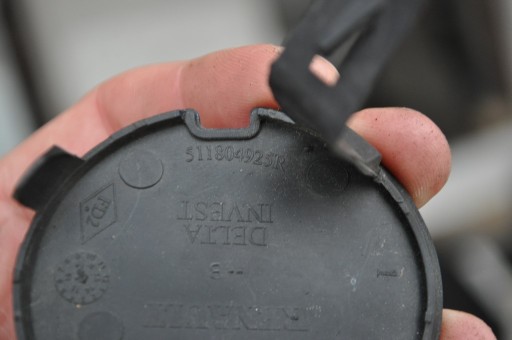 DACIA LOGAN POKLOPAC OTVORA VUČE BRANIK ZADNJI 511804925R