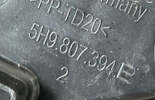 NOSAČ BRANIKA DESNA STRANA ZADNJI VW GOLF VIII KARAVAN