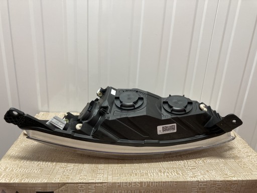 LAMPA FAR DESNA STRANA PREDNJA FORD FOCUS MK4 JX7B-13W029-AE