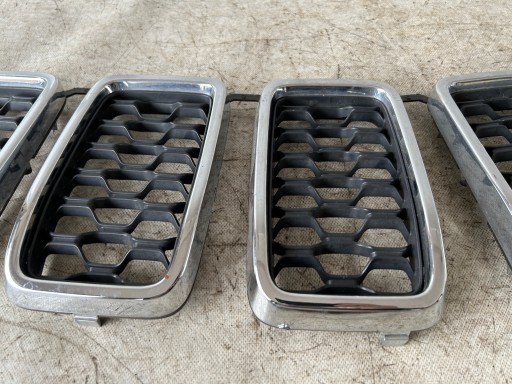 REŠETKA MASKE JEEP GRAND CHEROKEE WK2 REDIZAJN