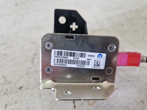 DODGE DURANGO 2017- ANTENA GPS POJAČALO ANTENSKI 68323160AA ORIGINAL