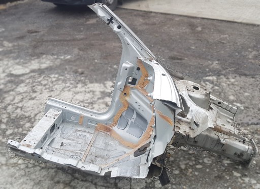 ČETVRTINA LIJEVA STRANA PREDNJA VOLVO V50 S40 II 426-26