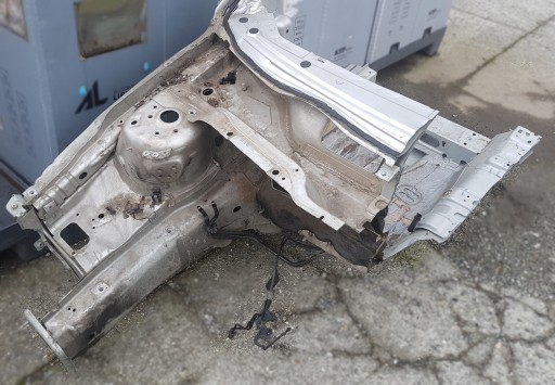 ČETVRTINA DESNA STRANA PREDNJA VOLVO V50 S40 II 426-26