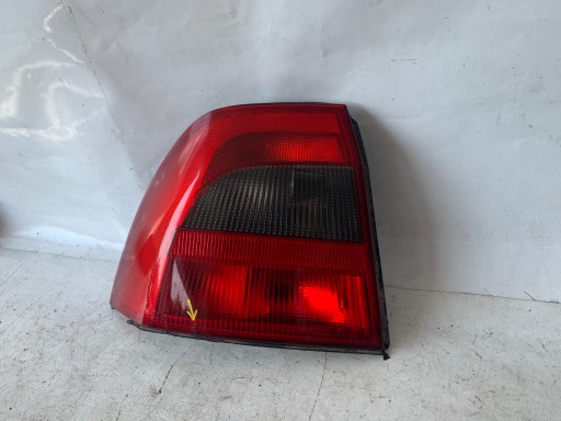 LAMPA FAR LIJEVA STRANA ZADNJI ZADNJA OPEL VECTRA B REDIZAJN LIMUZINA / SEDAN