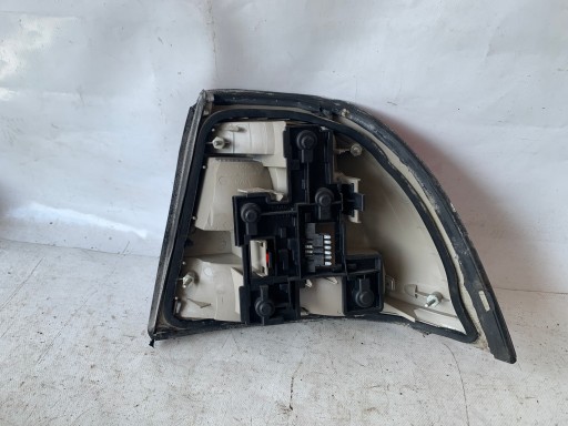 LAMPA FAR LIJEVA STRANA ZADNJI ZADNJA OPEL VECTRA B REDIZAJN LIMUZINA / SEDAN