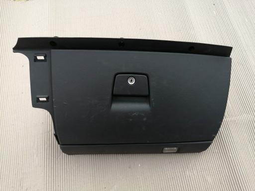 PRETINAC SUVOZAČA KONZOLA POKLOPAC VOLVO V50 S40 II C30 8626141
