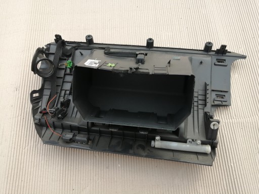 PRETINAC SUVOZAČA KONZOLA POKLOPAC VOLVO V50 S40 II C30 8626141