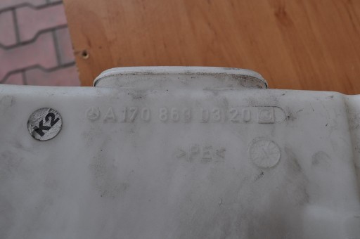 MERCEDES SLK POSUDA ZA PRANJE STAKLA A1708690320 MERCEDES SLK POSUDA ZA PRANJE STAKLA A1708690320