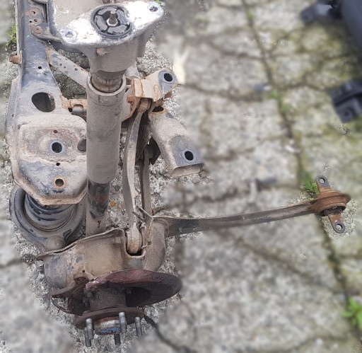 GREDA MOST ZADNJI ZADNJA  DESNA STRANA VOLVO V50